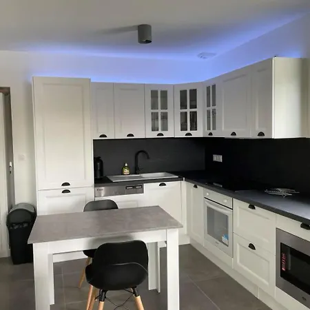 Charmant T2 Mitoyen Neuf Apartment *